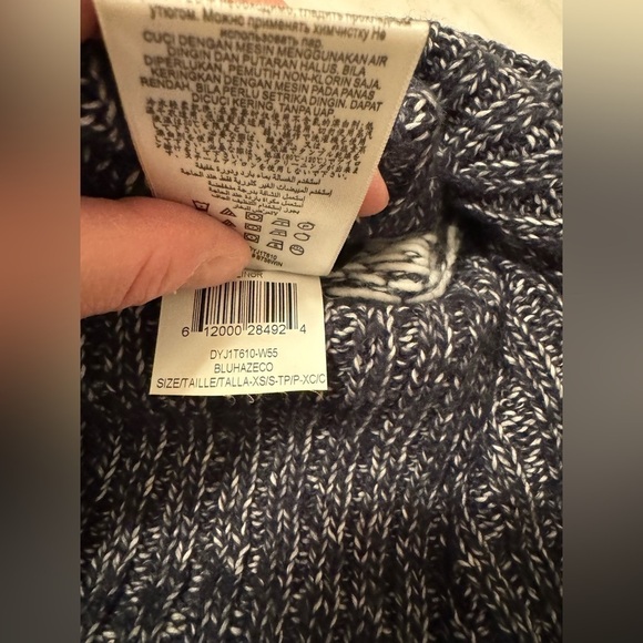 BCBGMaxAzria Sweater - Picture 4 of 9